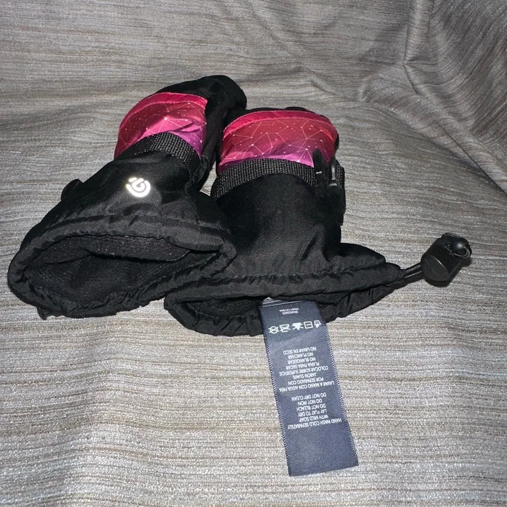 Champion Gloves girl Size 4 / 7 Snow Gloves Pink Black